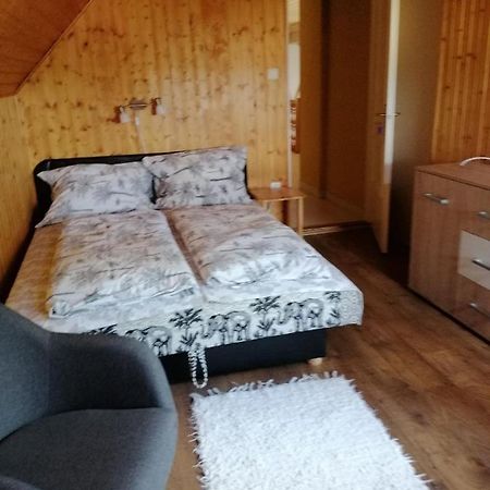 فيلا Goldenvendeghaz Balatonszabadi Fürdőtelep المظهر الخارجي الصورة
